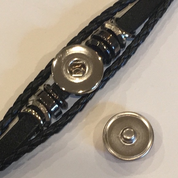 Enameled Sea Star & Leather Snap Bracelet - Picture 6 of 10